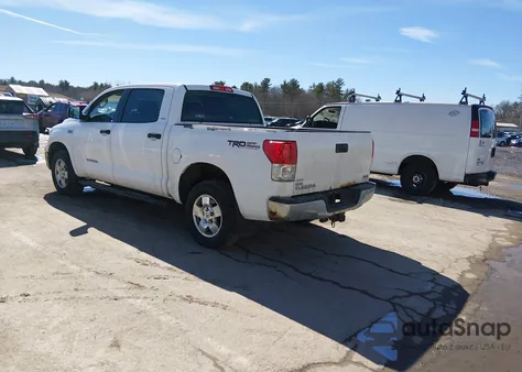 2011 Toyota Tundra Grade 5.7L V8 z USA, uszkodzony, nr VIN 5TFDY5F17BX203629